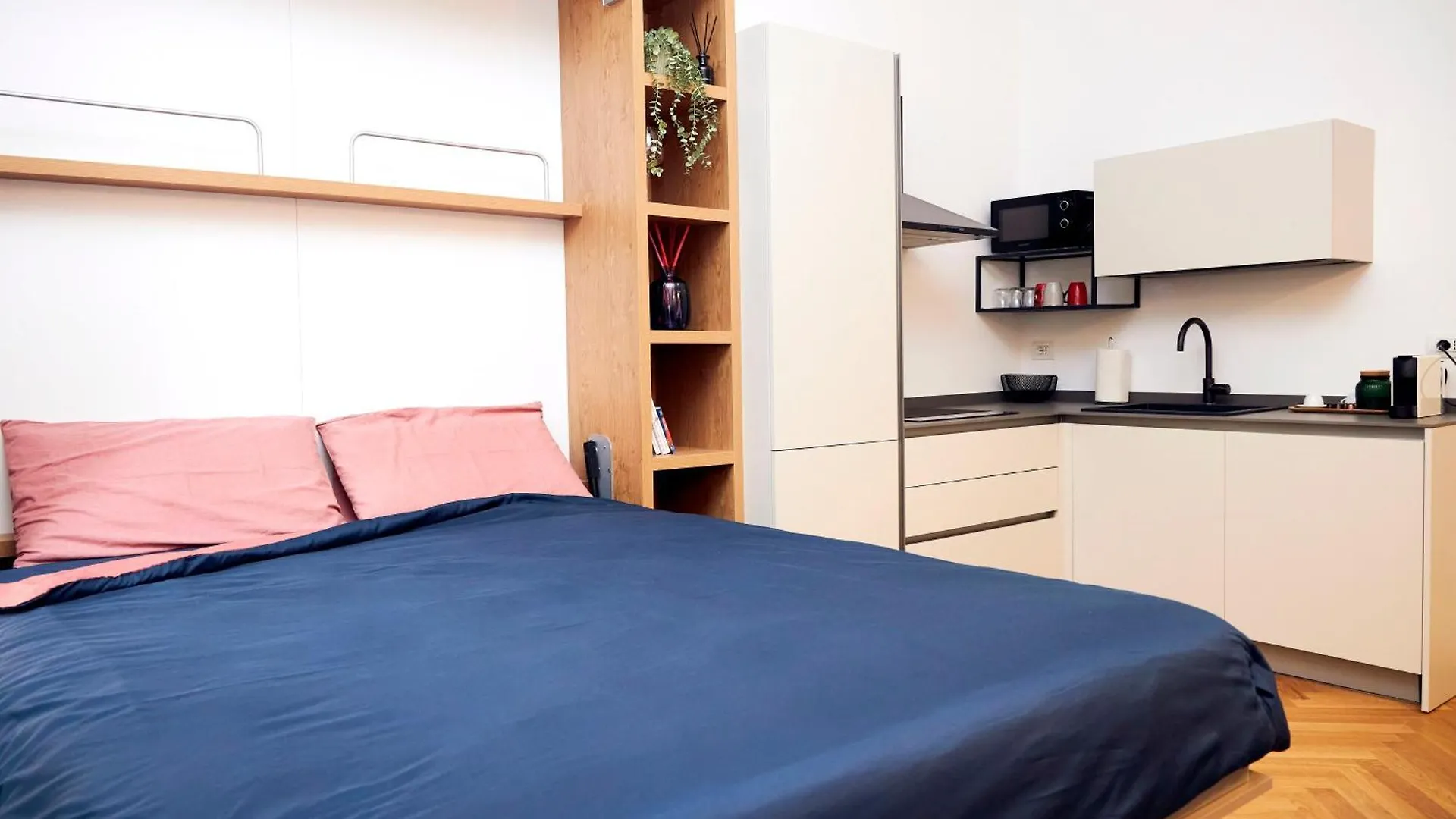 Milano Urban Flats Suite Sanzio 20 - Vicino A Duomo, Stadio E Fiera 0*, Milan Italy
