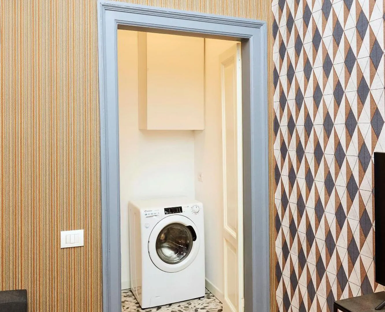 Apartment Milano Urban Flats Suite Sanzio 20 - Vicino A Duomo, Stadio E Fiera