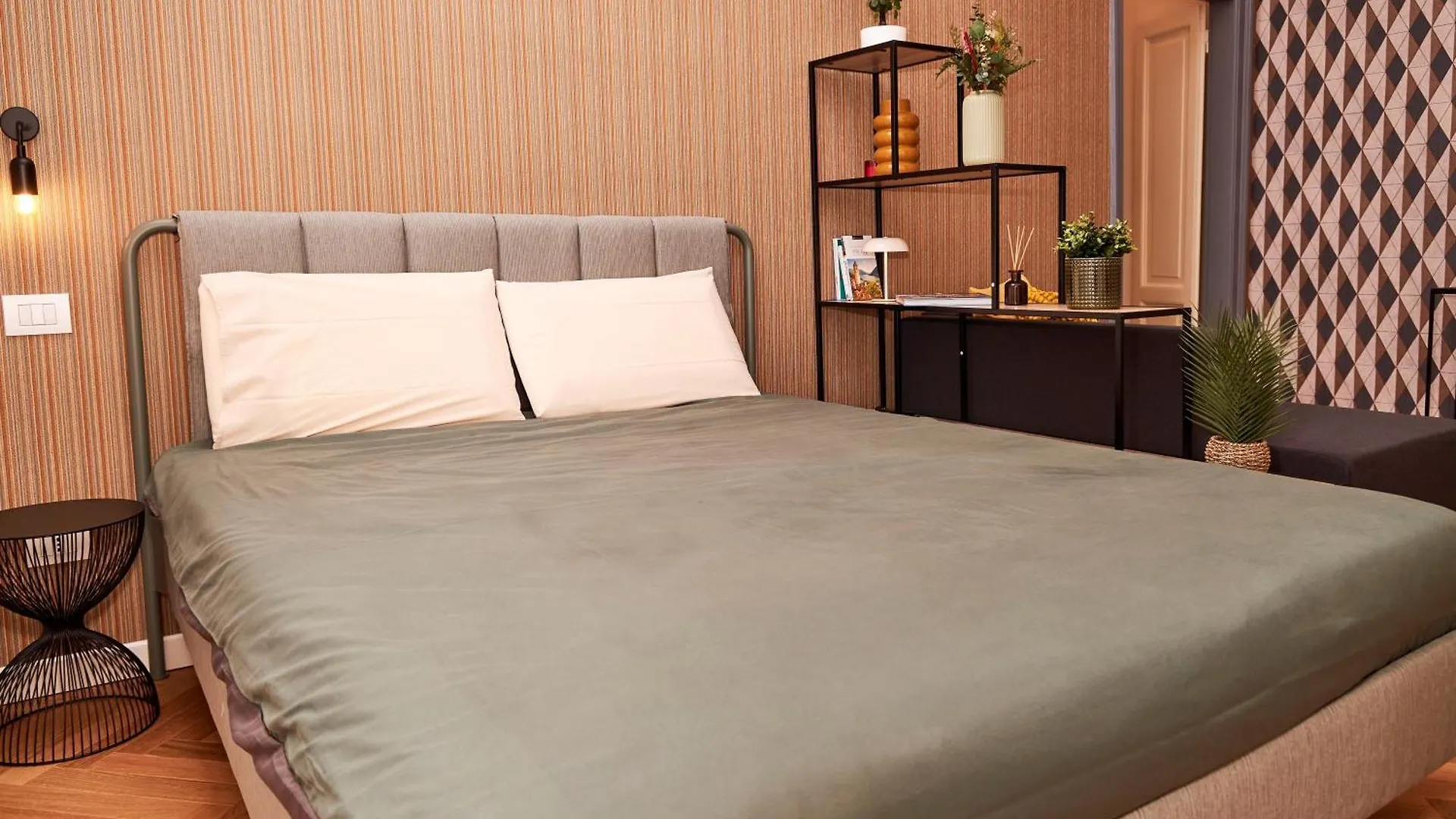 Apartment Milano Urban Flats Suite Sanzio 20 - Vicino A Duomo, Stadio E Fiera Italy